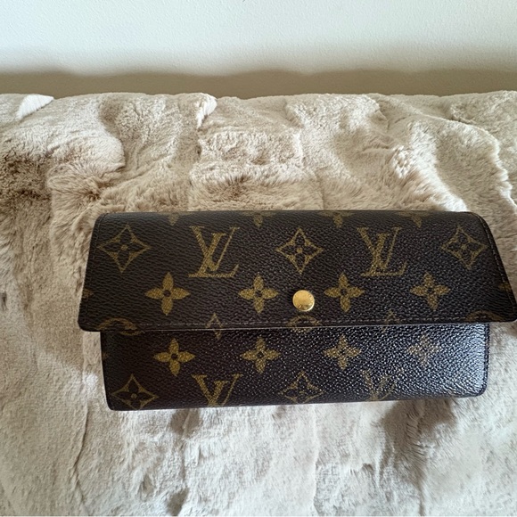 Louis Vuitton Monogram Wallet in Black and Gold - Picture 1 of 11